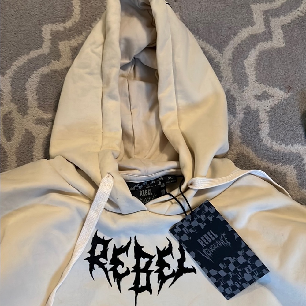NWT Rebel Vengeance Hoodie (back design: Tiger and Dragon)